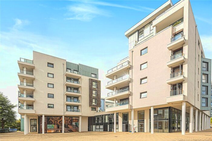 2 Bedroom Flat To Rent In Maritime Walk, Southampton, Hampshire, SO14