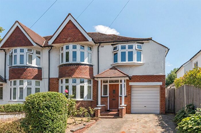 4 Bedroom Semi Detached House For Sale In The Knoll, Bromley, BR2