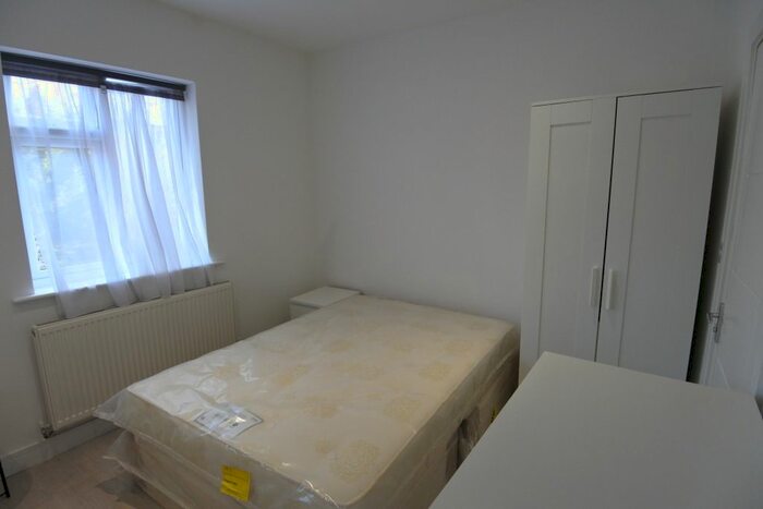 Studio To Rent In Yewfield Road, Willesden, NW10