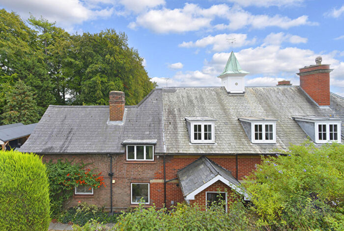 4 Bedroom Detached House For Sale In Martins Wick, Hogs Back, Puttenham, Surrey, GU3