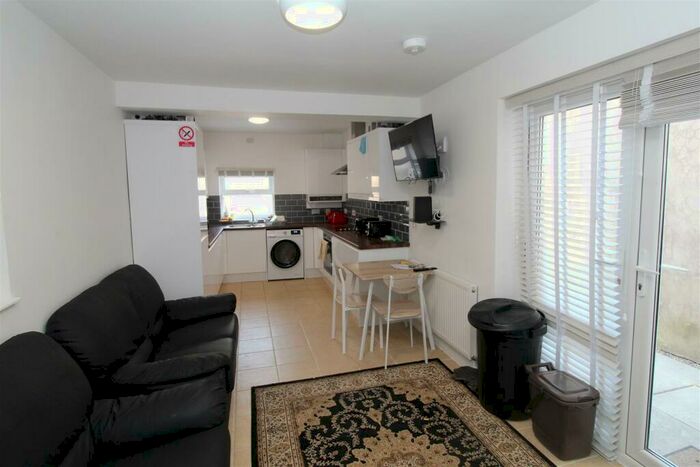 5 Bedroom House To Rent In Copper Street, Cardiff, CF24