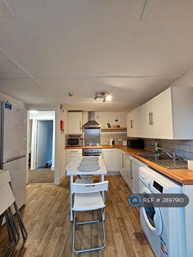 5 Bedroom Terraced House To Rent In Grove Road, Fishponds, Bristol, BS16