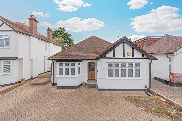 3 Bedroom Bungalow For Sale In Darby Crescent, Sunbury-On-Thames, TW16