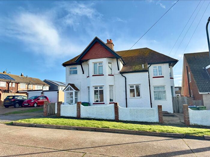1 Bedroom Flat To Rent In Piddinghoe Avenue, Peacehaven, BN10