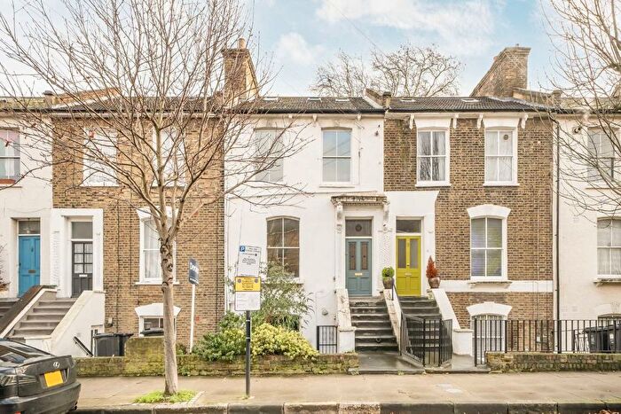 1 Bedroom Flat For Sale In Cecilia Road, Hackney, E8