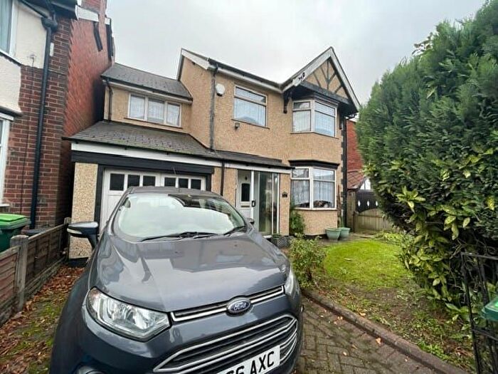 4 Bedroom Detached House For Sale In Hall Green Road, West Bromwich, B71