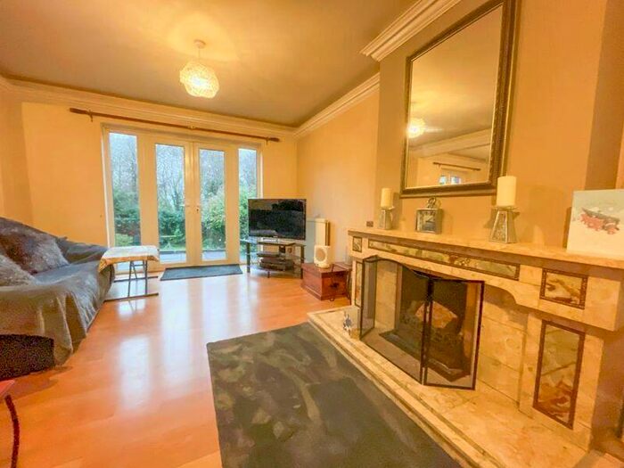 5 Bedroom Detached House For Sale In Common Road, Kensworth, LU6