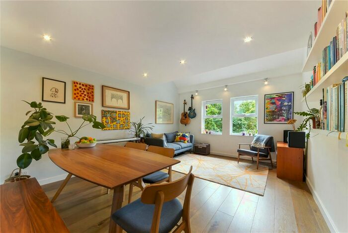 2 Bedroom Flat To Rent In Longfellow Way, Bermondsey, London, SE1