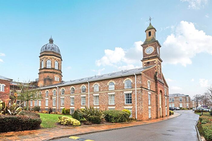 1 Bedroom Flat For Sale In Royal Drive, London, N11