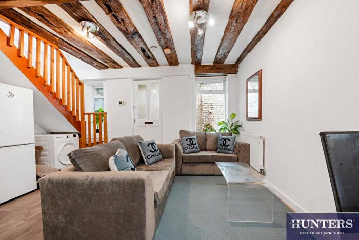 3 Bedroom Mews For Sale In Hermit Place, London, NW6