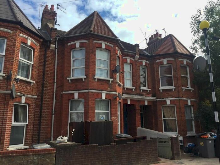 2 Bedroom Flat To Rent In Linacre Road, London, NW2