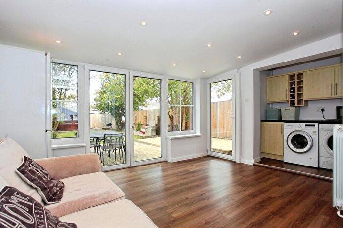 3 Bedroom Semi-Detached House For Sale In Mead Close, Peterborough, PE4