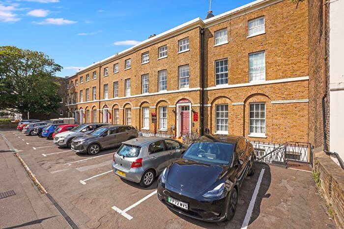 2 Bedroom Apartment To Rent In New Road, Rochester, ME1