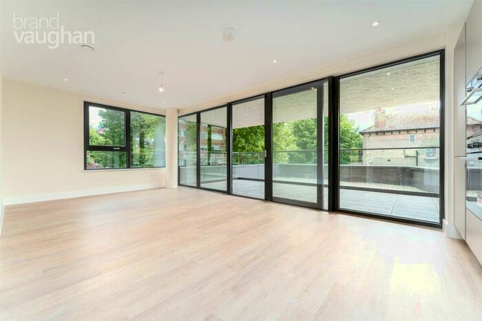 2 Bedroom Flat To Rent In Eaton Road, Hove, East Sussex, BN3