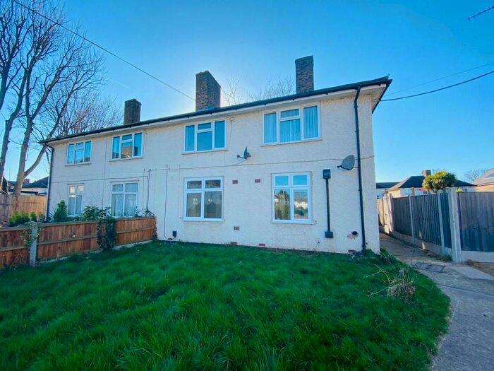 1 Bedroom Flat To Rent In Rugby Gardens, Dagenham, RM9