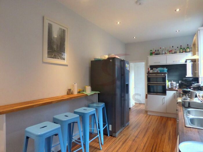 6 Bedroom End Of Terrace House To Rent In Barclay Street, Leicester, LE3