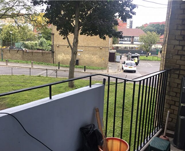 2 Bedroom Flat To Rent In London, N7