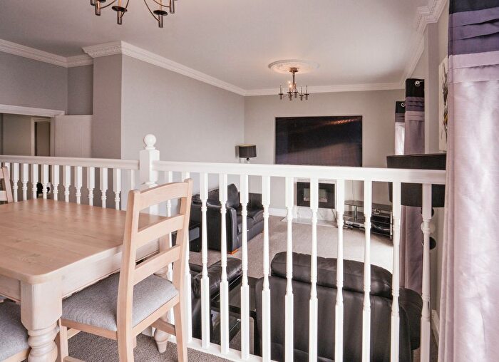 1 Bedroom Flat To Rent In Prince Of Wales Apartments, Esplanade, Scarborough, North Yorkshire, YO11
