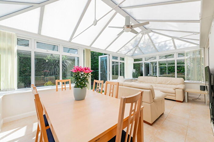 5 Bedroom Detached House For Sale In Courtenay Close, Titchfield Park, Fareham, PO15