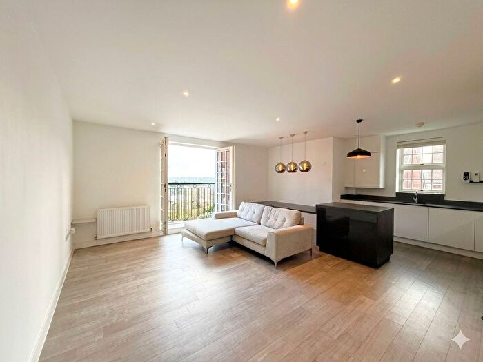 2 Bedroom Flat For Sale In Collison Avenue, Barnet, EN5