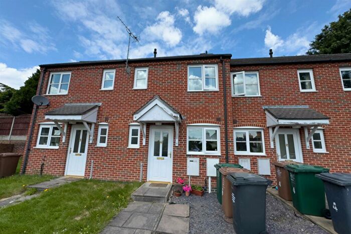 2 Bedroom Town House For Sale In Summer Fields Drive, Midway, Swadlincote, DE11