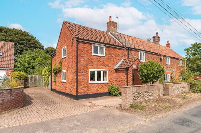 3 Bedroom Cottage For Sale In Honing Road, Worstead, NR28