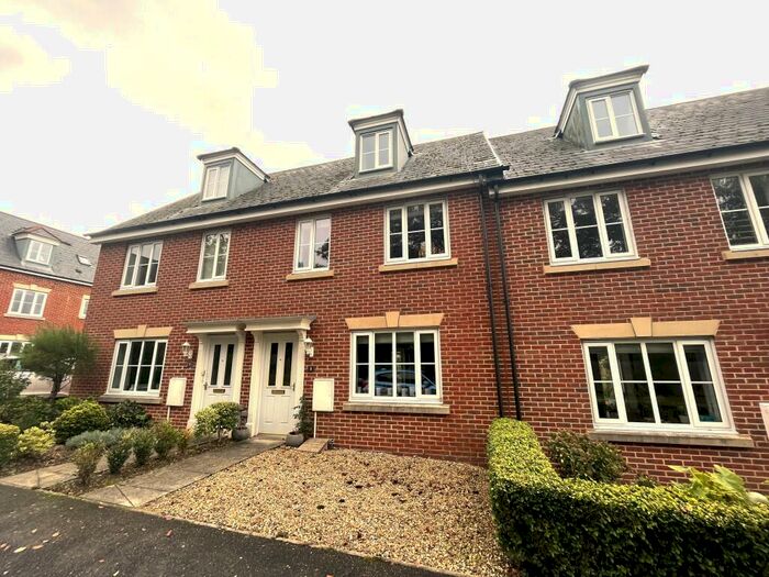 3 Bedroom House To Rent In Veitch Close, Exeter, EX2