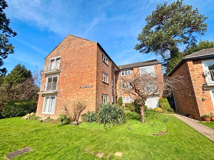 2 Bedroom Apartment To Rent In Newlands Crescent, East Grinstead, RH19