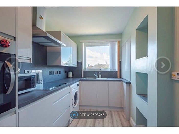 2 Bedroom Flat To Rent In Huntly Place, Dundee, DD4