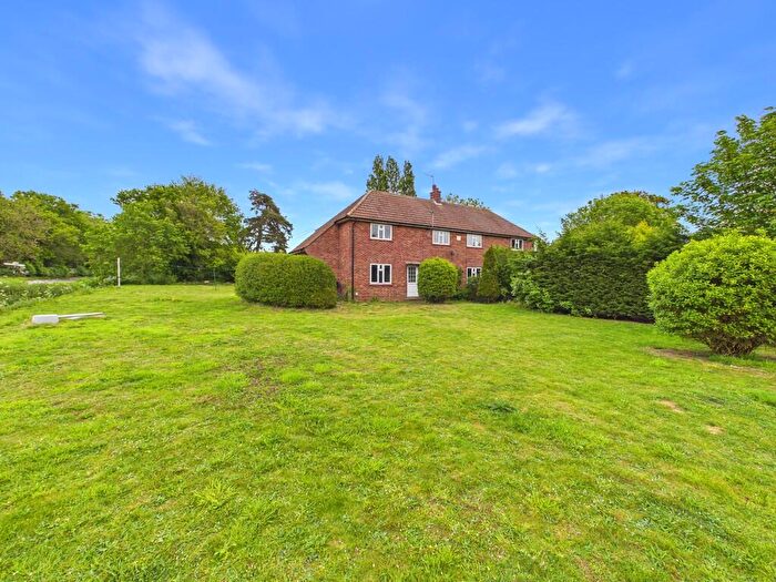 3 Bedroom Semi-Detached House For Sale In School Road, Kirby Cane, NR35