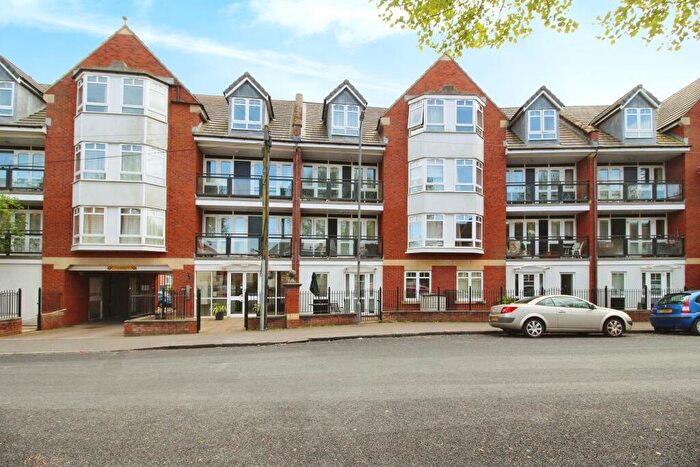 2 Bedroom Flat For Sale In Station Road, Shirehampton, Bristol, BS11