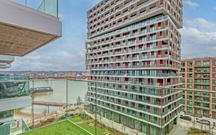 2 Bedroom Apartment To Rent In Bonnet Street, London, E16