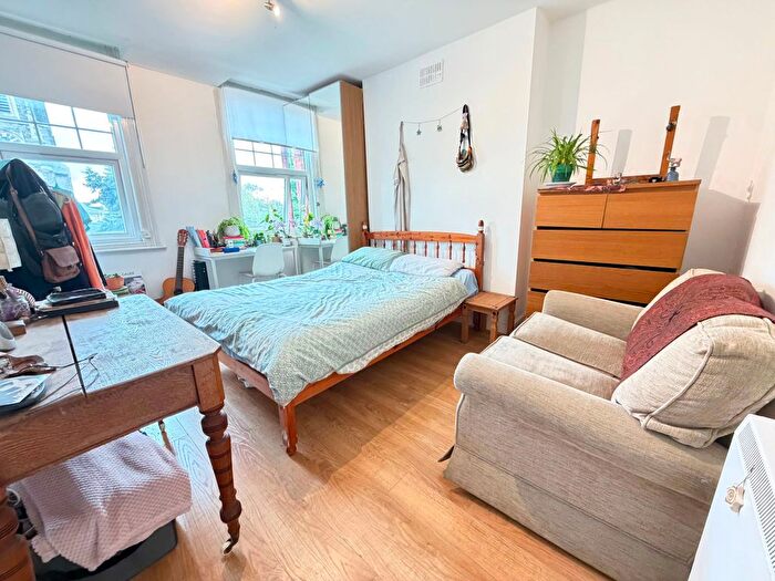 4 Bedroom Flat To Rent In Criterion Mews, London, N19