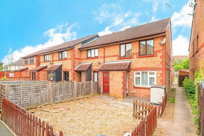 1 Bedroom Maisonette For Sale In Hawthorne Crescent, West Drayton, UB7