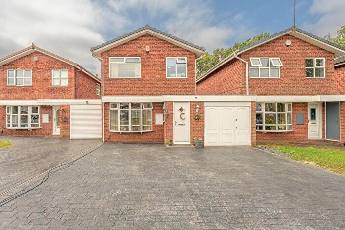 3 Bedroom Detached House For Sale In Swallowfields Road, Sedgley, DY3