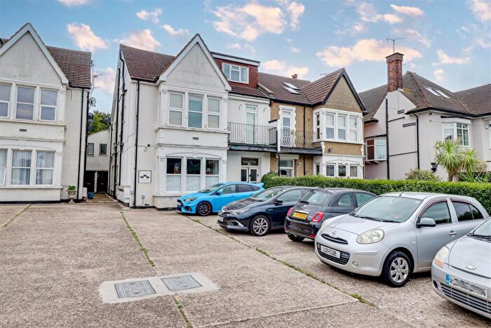 1 Bedroom Flat For Sale In * Ground Floor With Parking * Crowstone Road, Westcliff-On-Sea, SS0