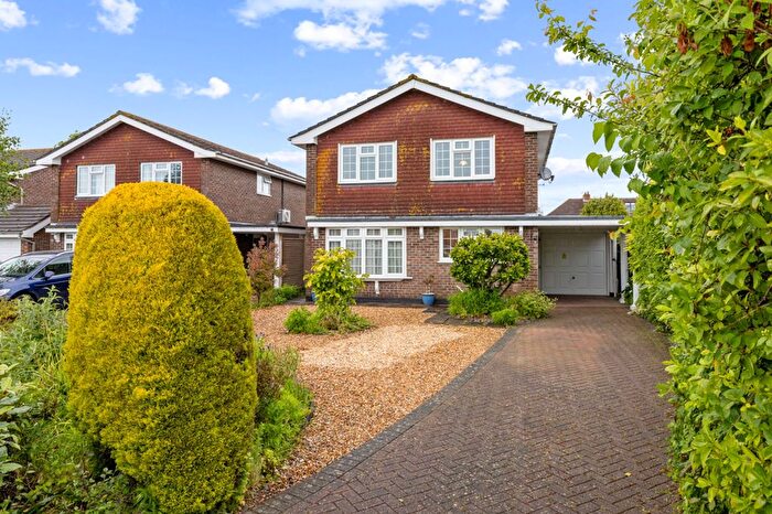 4 Bedroom Detached House For Sale In Newport Drive, Fishbourne, PO19