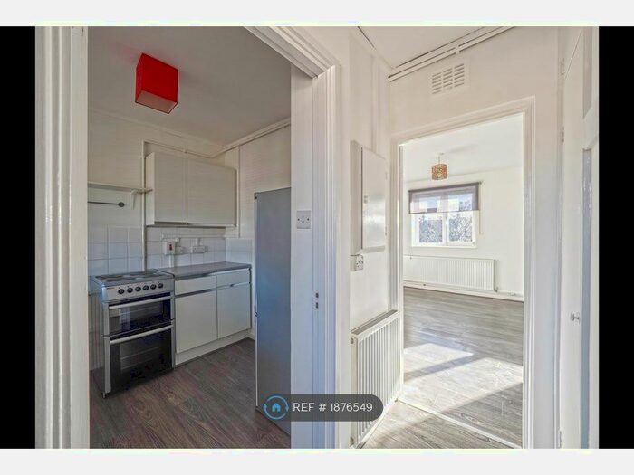 Studio To Rent In Glenarm Road, Hackney, London, E5