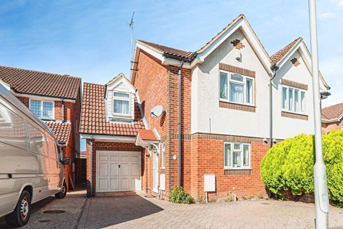3 Bedroom Semi Detached House For Sale In Ayrton Senna Road, Reading, RG31