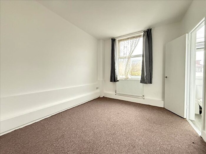 1 Bedroom Flat To Rent In Neasden Lane North, London, NW10