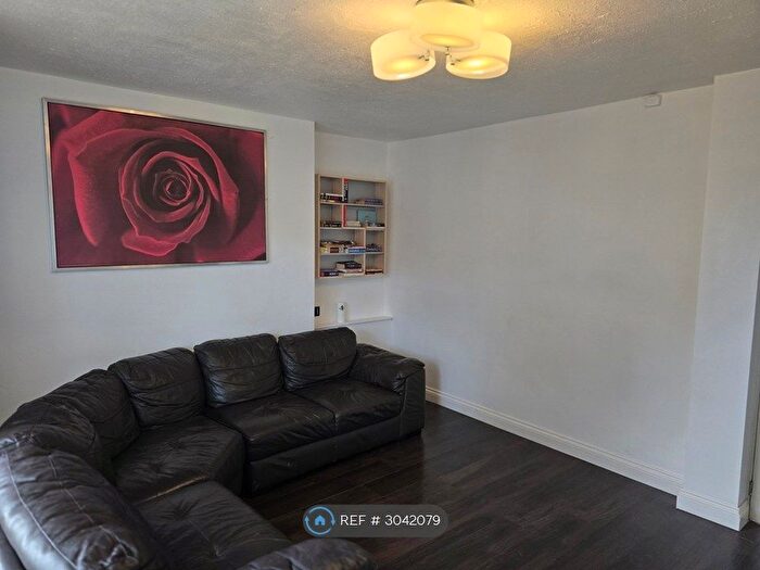 1 Bedroom Flat To Rent In Silbury House, London, SE26