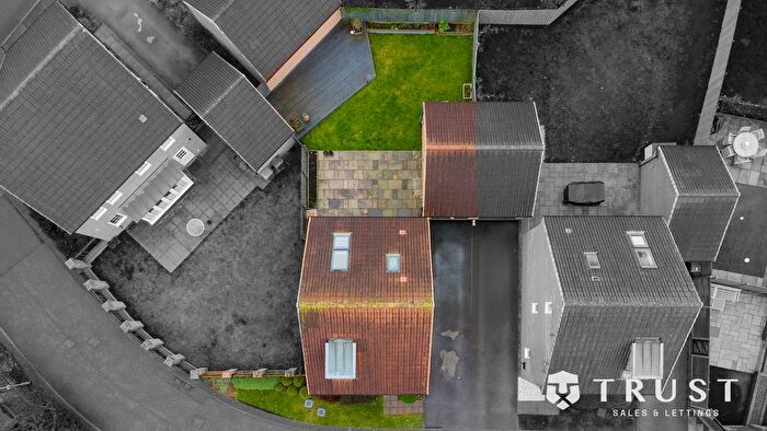 4 Bedroom Detached House For Sale In Frazier Avenue, Wakefield, WF2