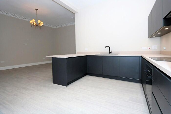 2 Bedroom Flat To Rent In Hyndland Road, Glasgow, G12