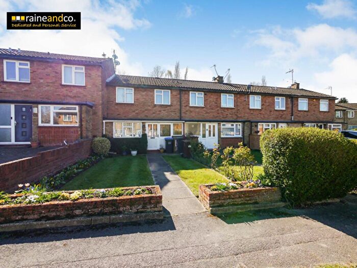 2 Bedroom Terraced House For Sale In Garden Avenue, Hatfield, AL10