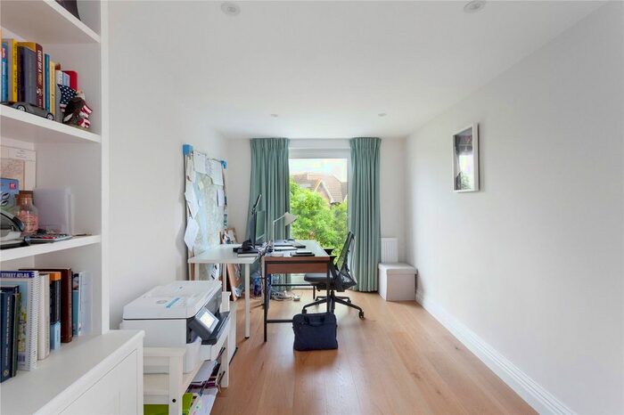 5 Bedroom Semi-Detached House To Rent In Gunnersbury Gardens, London, Uk, W3