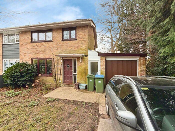 3 Bedroom Semi Detached House For Sale In Dunvegan Drive, Southampton, Hampshire, SO16