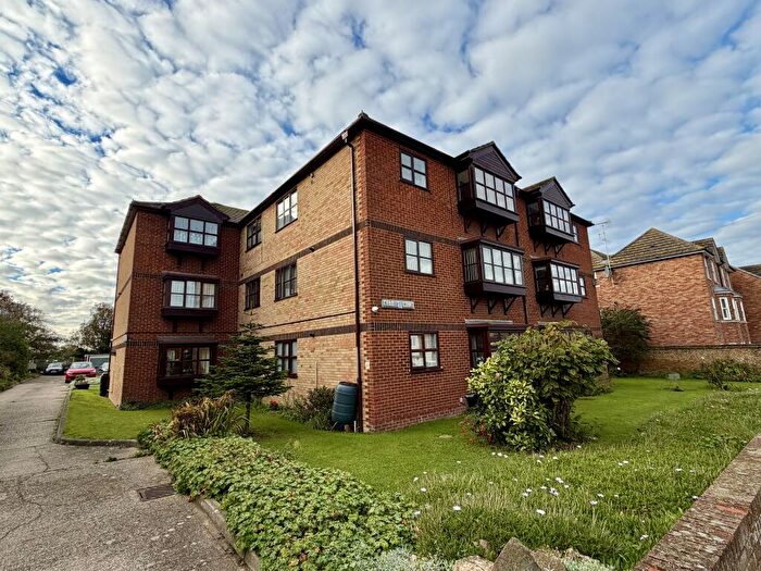 2 Bedroom Flat To Rent In Charles Court, Westgate-On-Sea, CT8