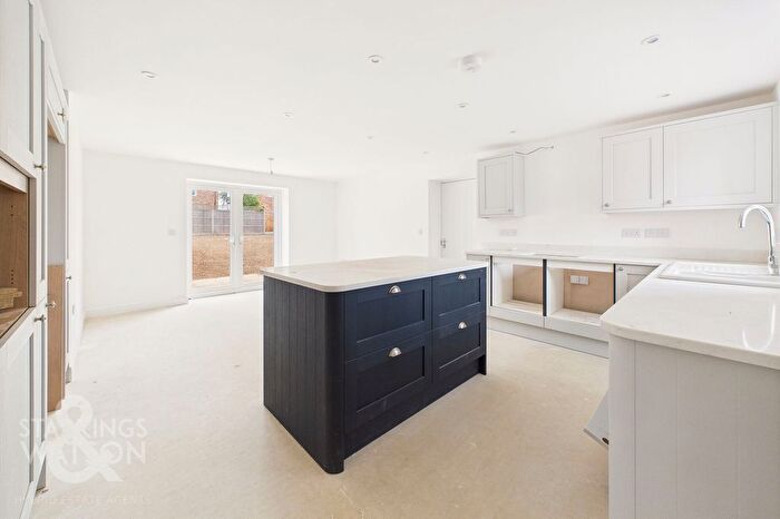 4 Bedroom Detached House For Sale In Roxbury Drive, East Harling, Norwich, NR16