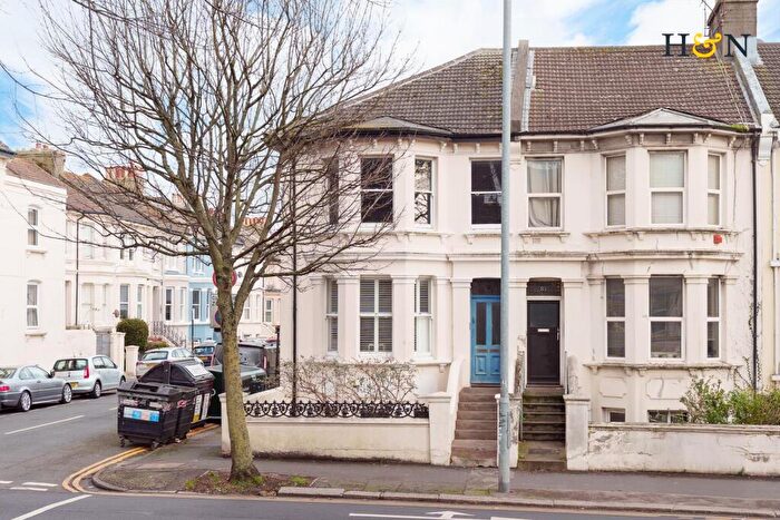 2 Bedroom Flat For Sale In Sackville Road, Hove, BN3