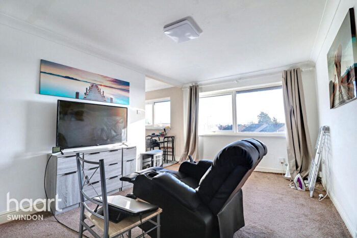 1 Bedroom Flat For Sale In Copse Avenue, Swindon, SN1